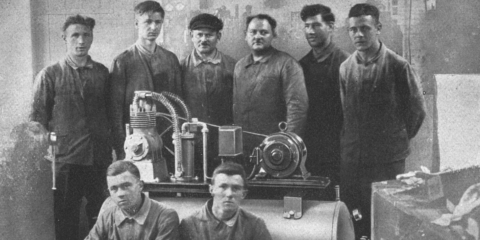 Photo de la première installation de compresseurs en 1932 par Adolf Ehmann