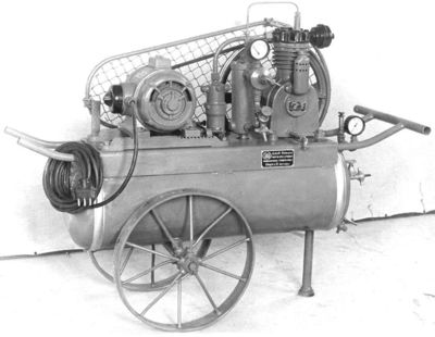 Historical piston compressor - ALMiG Kompressoren GmbH